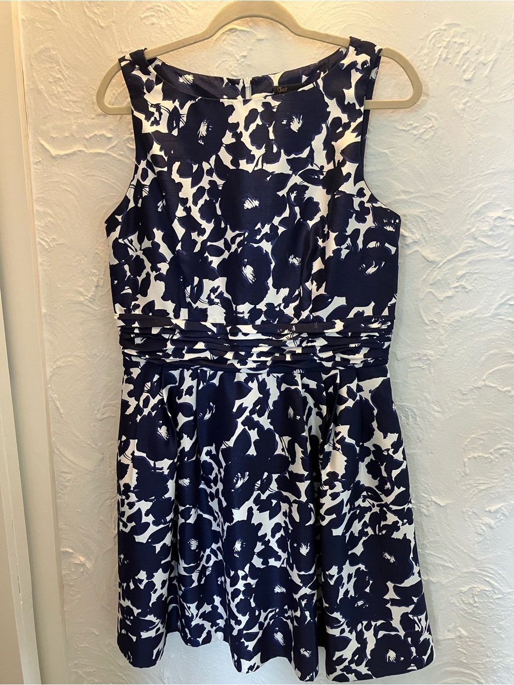 Just...Taylor Navy and White Floral Sleeveless Midi Dress